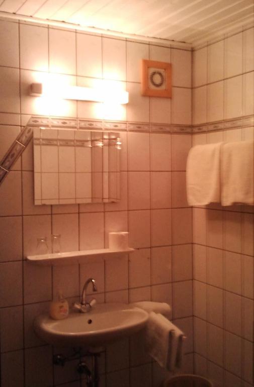 Hotel Cafe Am Stift Hessisch Oldendorf Quarto foto